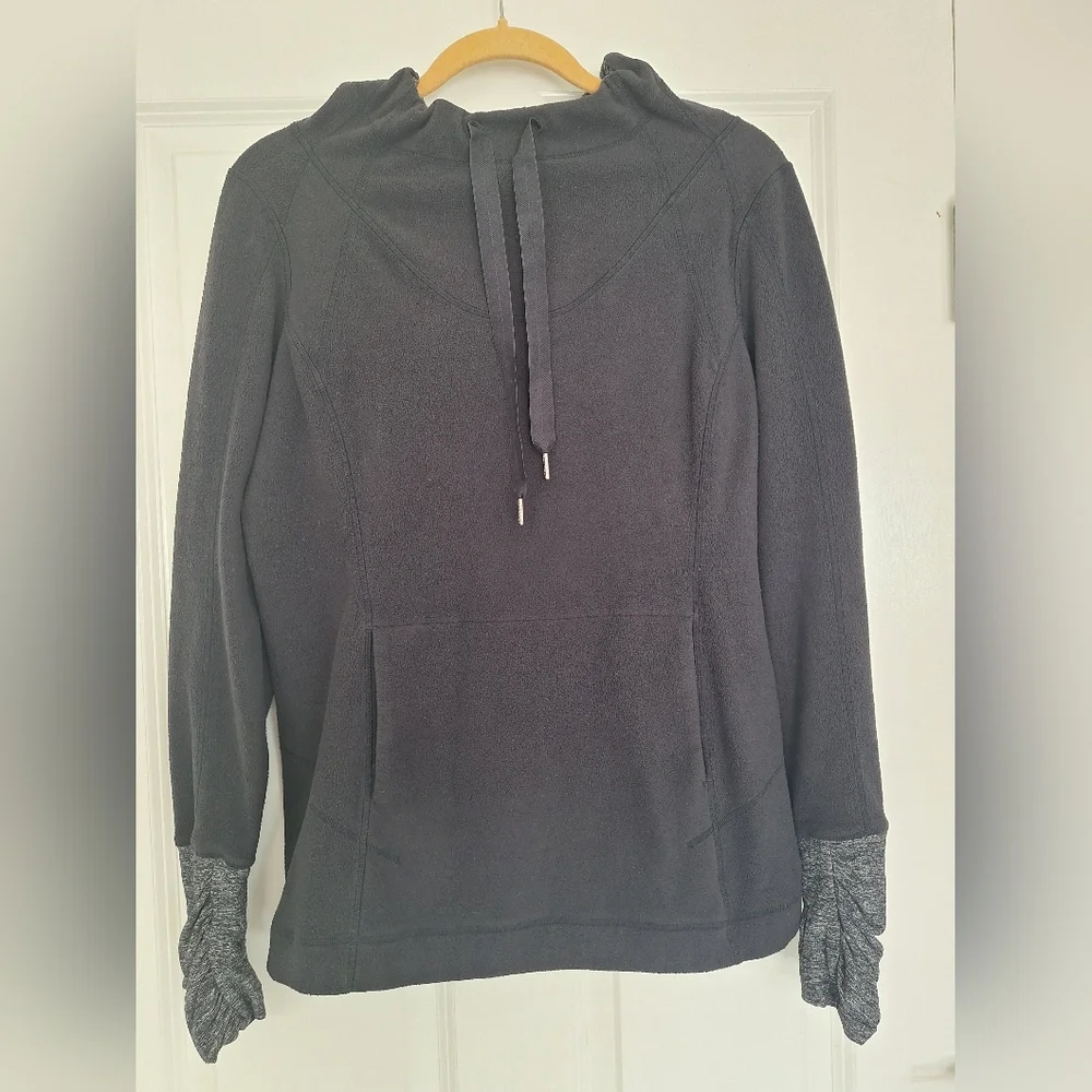 lululemon Women's‎ Black Hoodie with Gray Accents